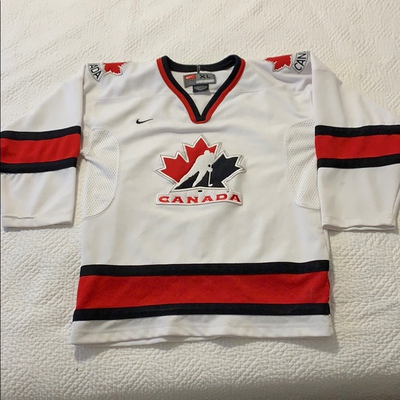 Nike Other - 2002 Team Canada Hockey Jersey